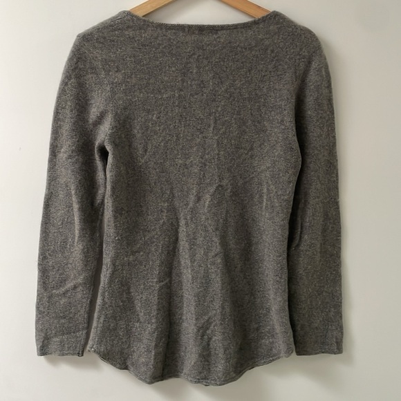 InCashmere women’s sweater M longsleeve round neck gray cashmere top pullover - Picture 3 of 11